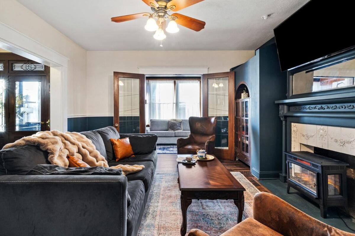 Distinguished Victorian With A Family-focused Feel, Quiet Neighborhood * Pittsburgh