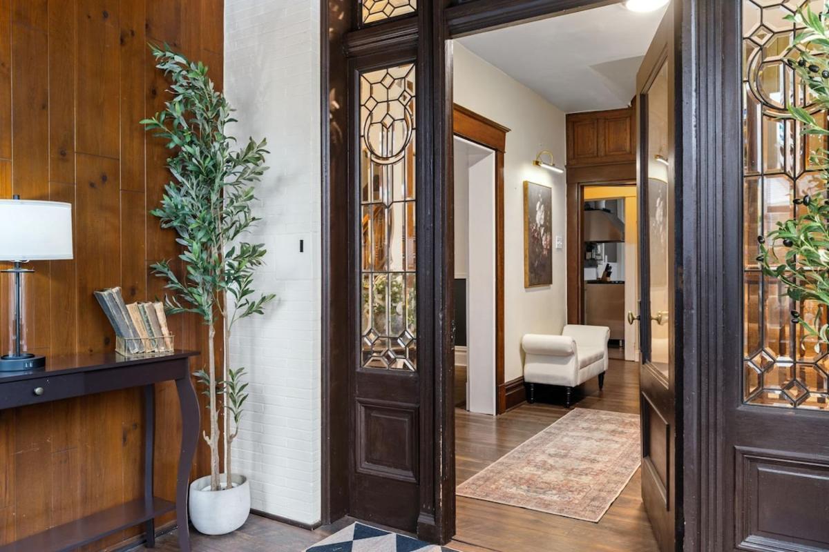 Distinguished Victorian With A Family-focused Feel, Quiet Neighborhood Holiday home *