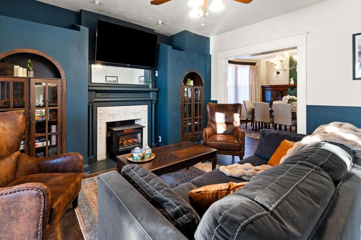 Distinguished Victorian With A Family-focused Feel, Quiet Neighborhood Holiday home