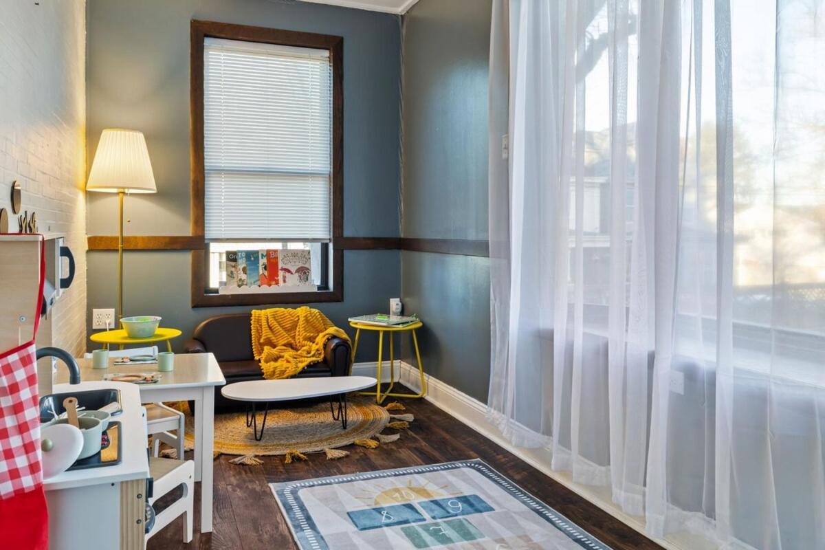 Holiday home Distinguished Victorian With A Family-focused Feel, Quiet Neighborhood Pittsburgh