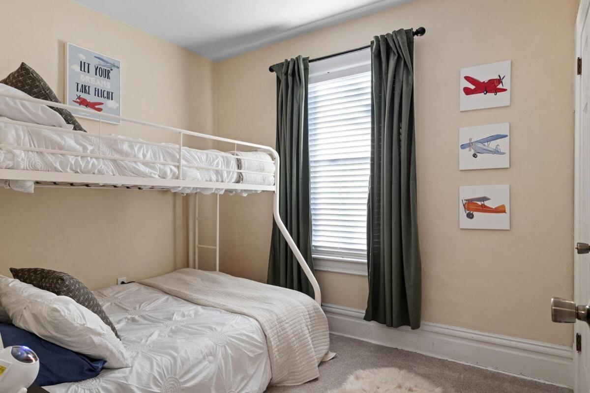 Distinguished Victorian With A Family-focused Feel, Quiet Neighborhood *