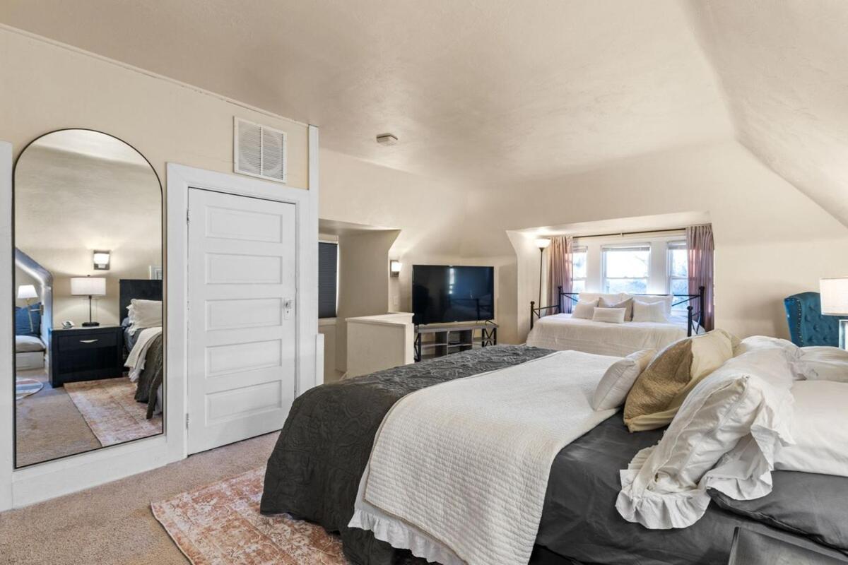 Сasa de vacaciones Distinguished Victorian With A Family-focused Feel, Quiet Neighborhood Pittsburgh