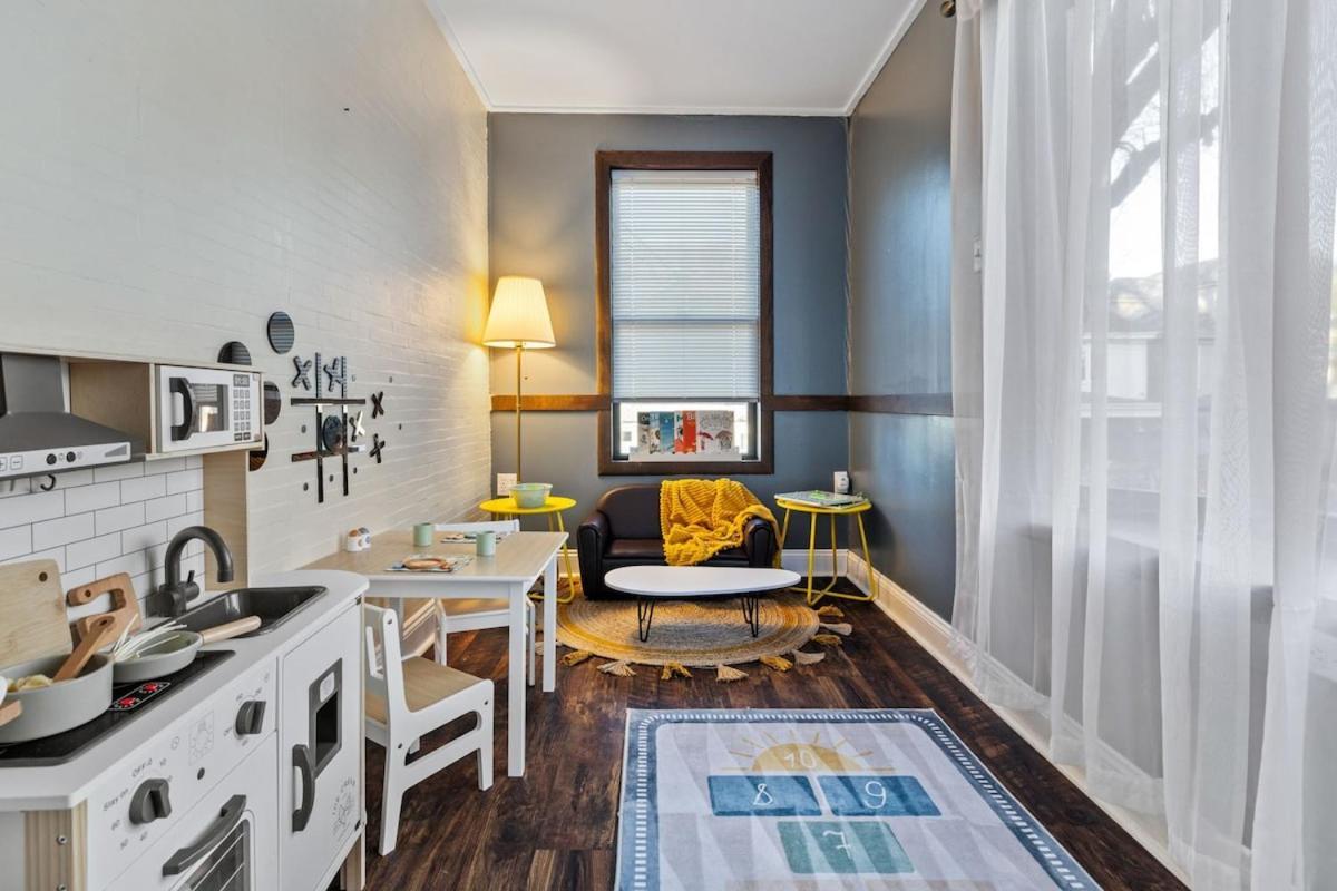 Distinguished Victorian With A Family-focused Feel, Quiet Neighborhood Сasa de vacaciones